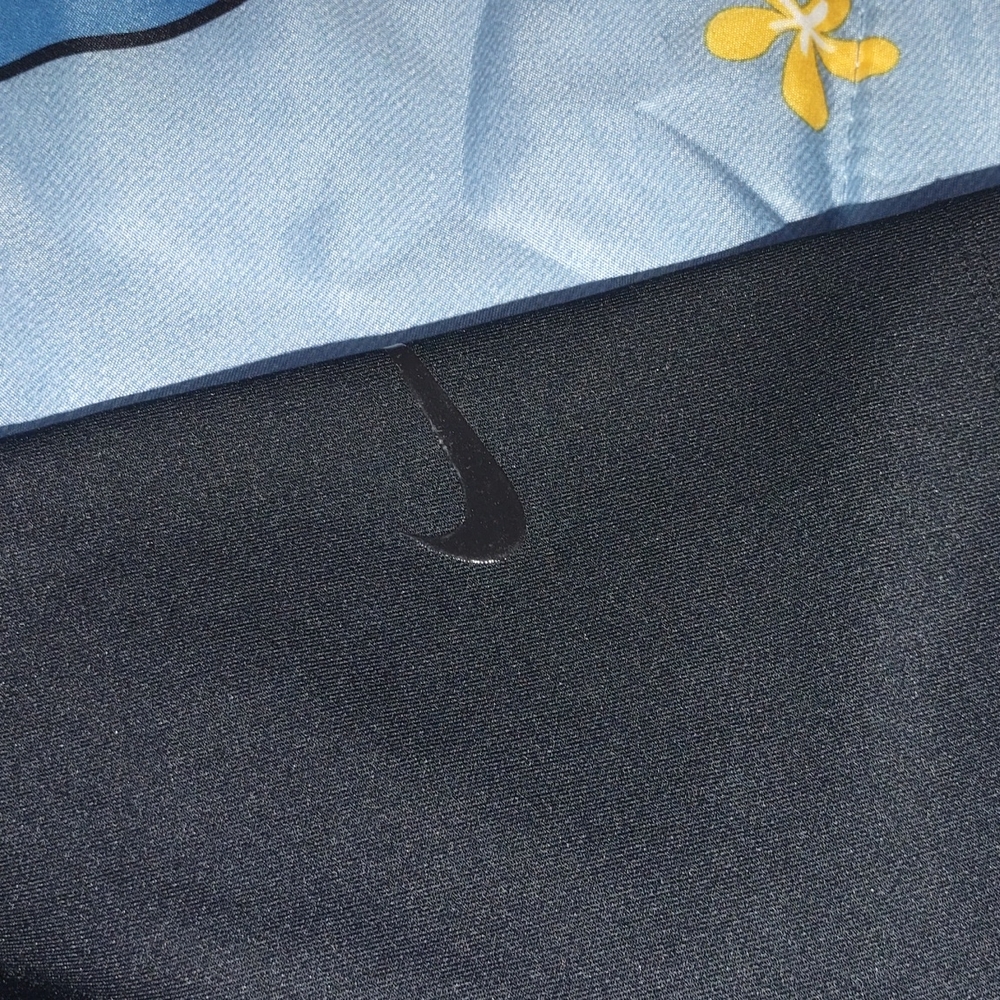 Nike - Picture 3 of 3